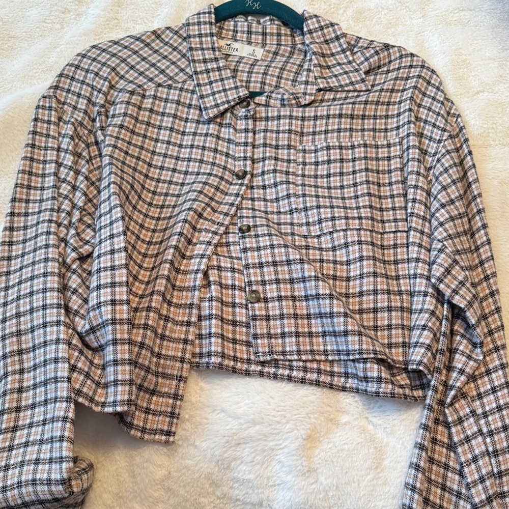 Hollister Tan and White Flannel Cropped Shirt